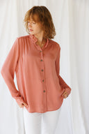 חולצת ניר אפרסק