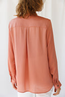 חולצת ניר אפרסק