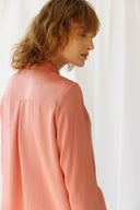 חולצת ניר אפרסק