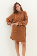 שמלת סתיו קאמל