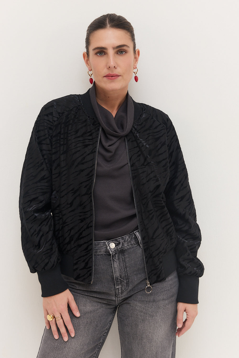 בומבר קטיפה מנומר