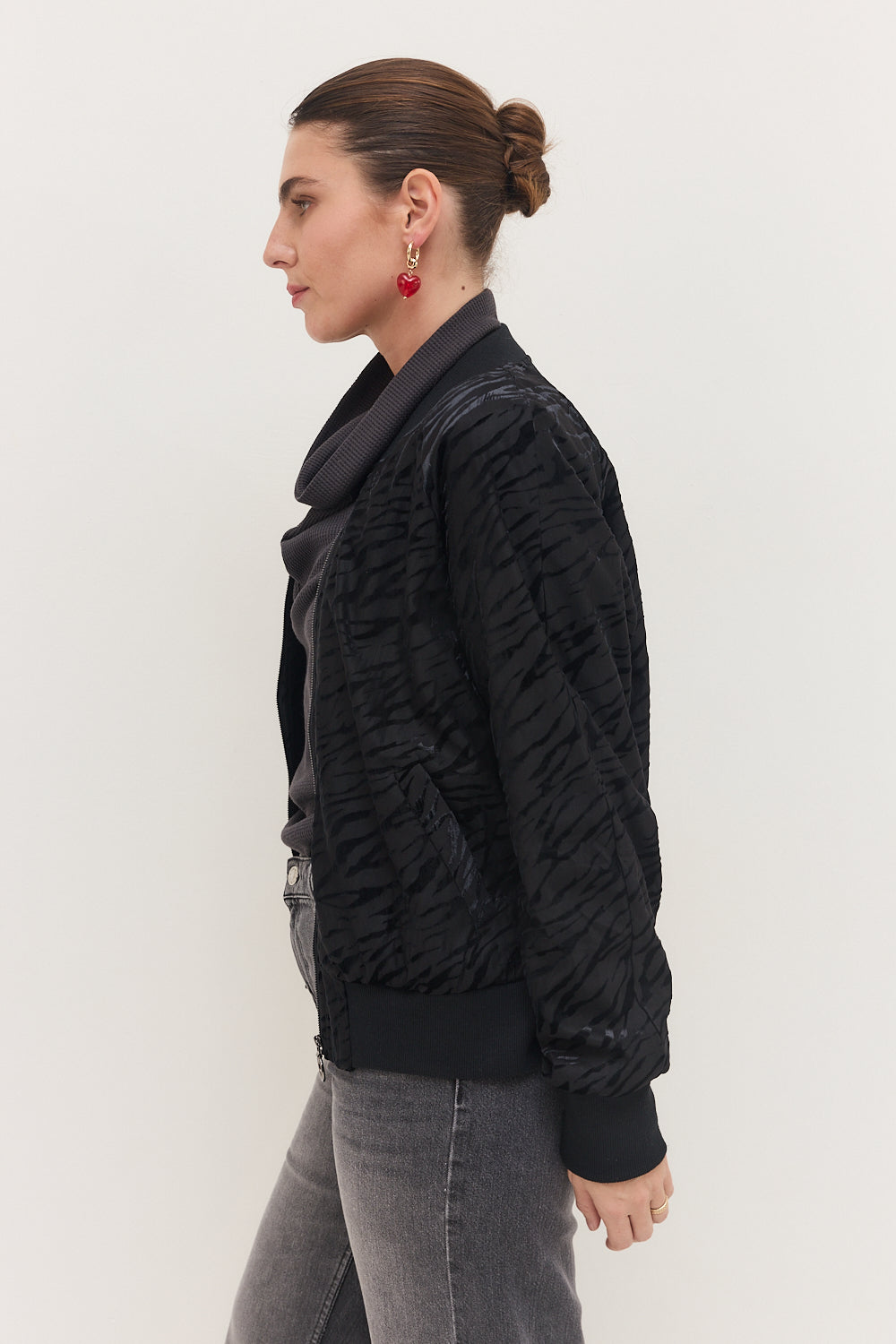 בומבר קטיפה מנומר