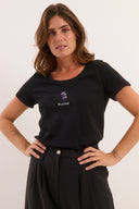 חולצת רקמה שחורה פריחה