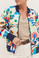 בומבר פרחוני