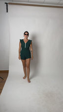 בגד ים ירוק חיתוך במותן