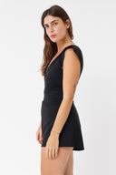 בגד ים שחור חיתוך במותן