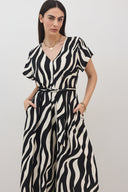 אוברול תומר גיאומטרי שחור